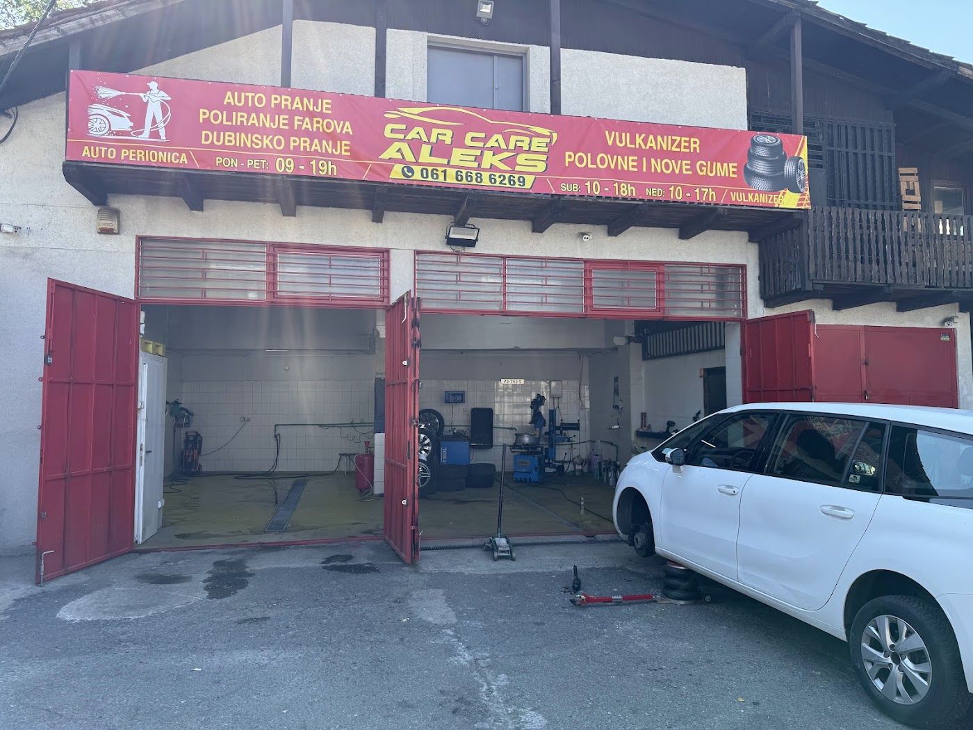 Ulaz u servis Car Care Aleks